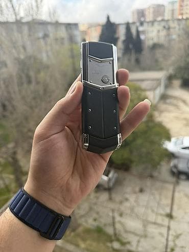 телфон: Vertu Signature Touch, 4 ГБ, цвет - Черный, Кнопочный — 4