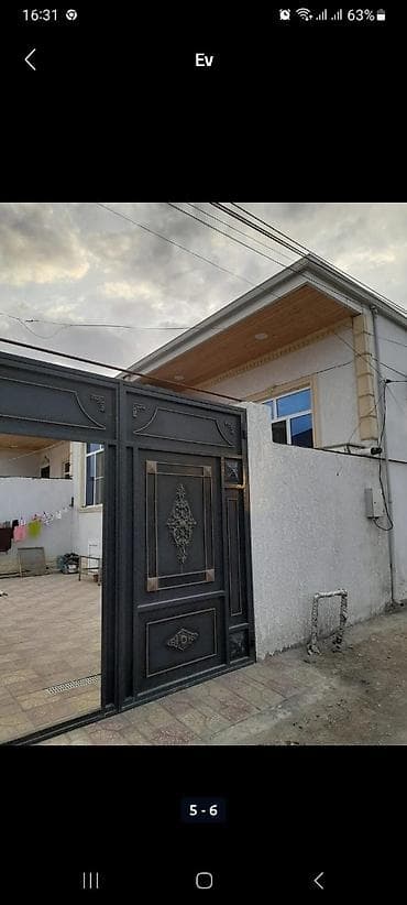 Həyət evi alıram: Satılır – həyət evi - Geniş daş döşəməli həyət, dekorativ metal — 1