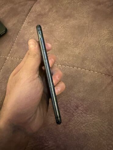 Компьютеры, ноутбуки и планшеты: IPhone 7, Черный, Отпечаток пальца — 7