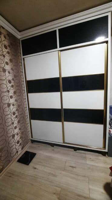 İşlənmiş, Kupe, 2 qapılı Düz dolab, Qarderob, paltar dolabı lalafo.az -da İşlənmiş, Kupe, 2 qapılı Düz dolab, Qarderob, paltar dolabı