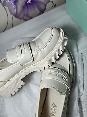 Qadın loaferləri – krem rəng (bej ton) - Model: klassik penny loafer