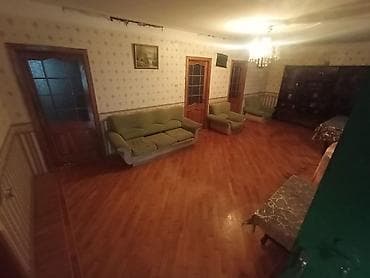 gencede ev: Qaraçuxur qəs. 4 otaqlı, 120 kv. m, Kredit yoxdur, Orta təmir — 7