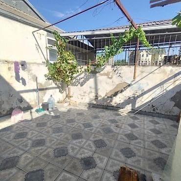Binəqədi qəs. 3 otaqlı, 100 kv. m, Orta təmir — 2