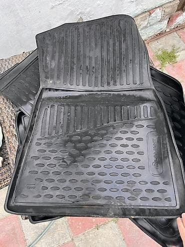 Avtomobil üçün ayaqaltı, Rezin