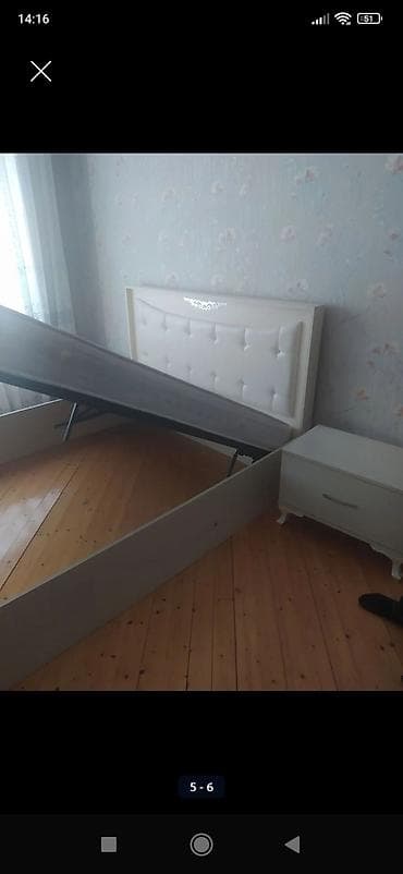 Двуспальная кровать, Трюмо, Шкаф, 2 тумбы, Б/у