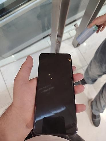 irsad telecom gence: İşləyir ama ekranı arxa şüşəsi çatdı — 7