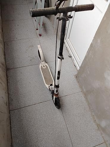 elektrikli scooter motor: Şəhər skuter-i (mexaniki) - Rəng: ağ-qara - Geniş, sürüşməyən — 4