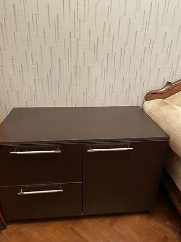 İşlənmiş, Düz TV altlığı, Polkasız, Laminat