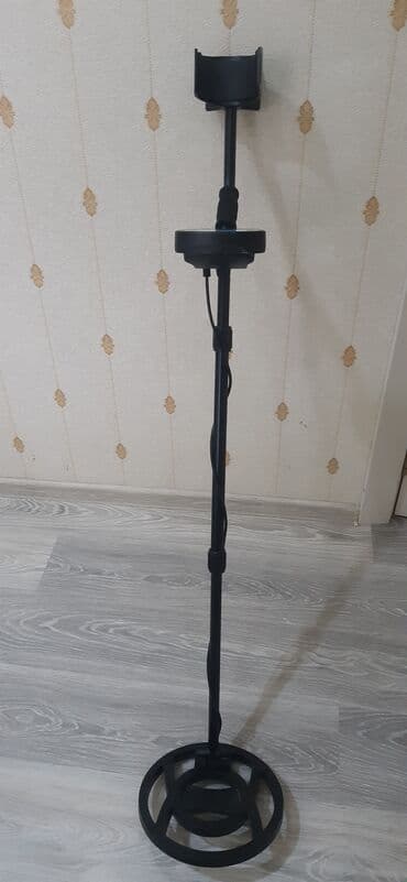 вешалка для одежды из дерева: Metal detektoru – rəqəmsal ekranlı, yüngül və tənzimlənən dizayn — 2