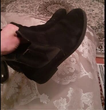 batinka kişi: Gencede satilir nabuk botinka su kecirmir razmer 40 cirigi sokuyu — 1