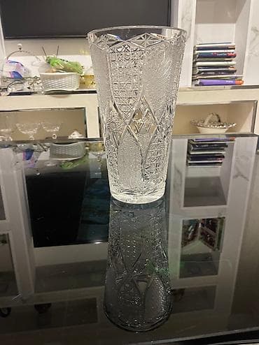 xrustal vaz: Bir vaza, Xrustal — 2