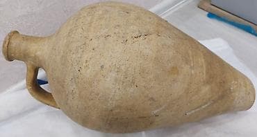 Vazalar: Bir vaza, Keramika — 1