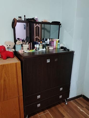 Комоды: Б/у, С зеркалом — 1
