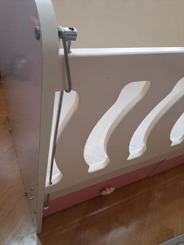 dirəklər: Qız üçün, Dördbucaq, Beşik, Dəst ilə, Matras ilə, Yellənmə mexanizmsiz — 4