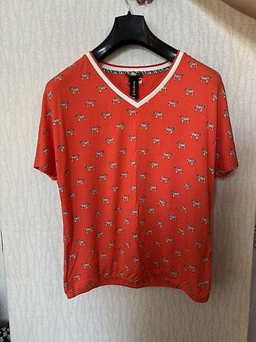 klassik geyim: Qadın T‑şörtü – narıncı rəng, zebralı print - Model: qısaqoll T‑şört — 1