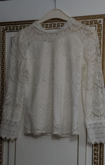 kirayə gəlinlik qiymətləri: 4 modeldən ibarətdir. Hər biri bir dəfə geyinilib. Satılır. Və ya — 5