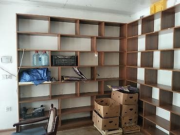 Mağaza/ofis üçün divar rəfi sistemi - Material: ağac teksturalı