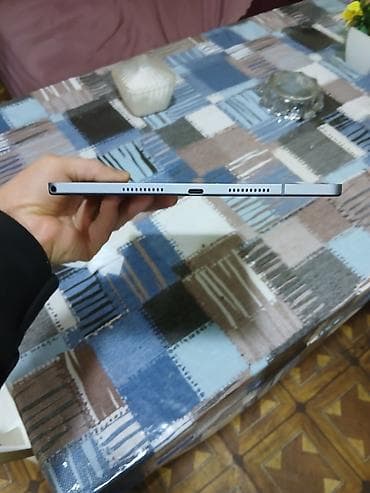 Lenovo: Lenovo planşet - Brend/model: Lenovo (metal korpuslu, boz rəng) - — 4