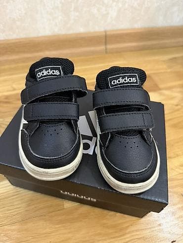 25 razmer: Rəng - Qara Krossovkalar, Adidas, Ölçü: 20, Uniseks — 2