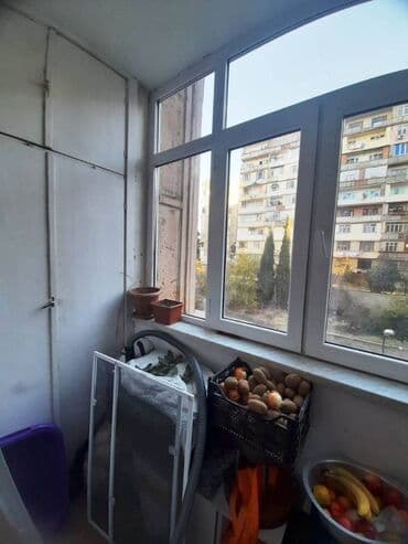 9 ci mikrorayon satilan evler: Bakı, Köhnə Günəşli, 3 otaqlı, Köhnə tikili, m. Əhmədli, 60 kv. m — 10