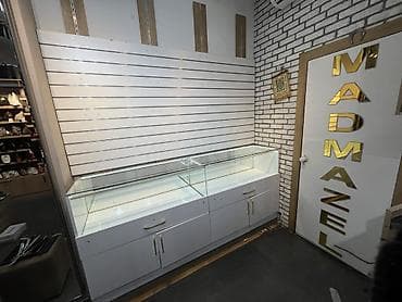 Rəf vitrinləri: Şüşəli dolab vitrini, İşlənmiş — 5