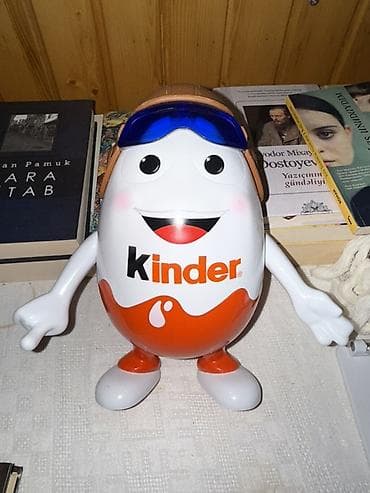 kinder oyuncaqları: Hədiyyə etməy üçün Kinder ( 6 ədəd yumurta ). İçindəki yumurtaların — 3