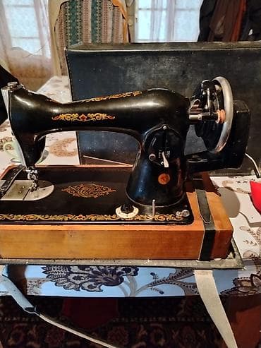 yamaha sintezator satilir: Klassik dizaynlı mexaniki tikiş maşını - Korpus: qara metallik gövdə — 1