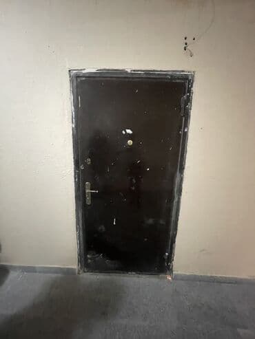 Giriş qapıları: Demir qapı
100 — 4