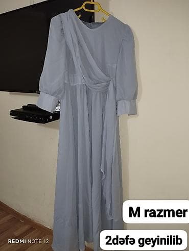 Açıq mavi rəngdə uzun ziyafət donu - Ölçü: M (şəkildə qeyd olunub) -