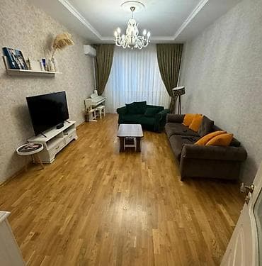 Daşınmaz əmlak: Tam mebellı, geniş və işıqlı mənzil. Planlaşdırma: - 3 ayrı yataq — 3