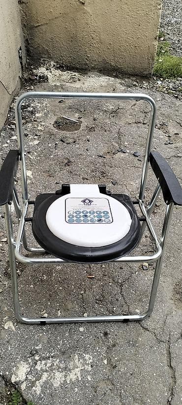 Daşınan kreslo (tualet kreslosu) - Metaldan möhkəm karkas, sabit və