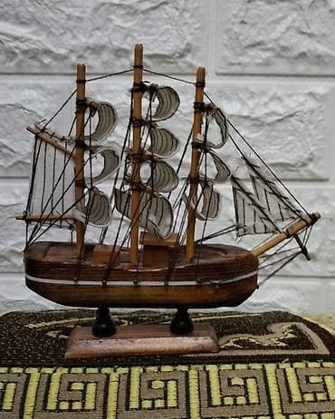 Taxta maket – yelkənli gəmi - Material: cilalanmış ağac gövdə, parça — 2