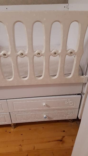 taxta yonan stanok: Oğlan və qız üçün, Beşik — 1