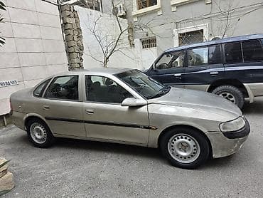 vito 8 1: Opel Vectra: 1.8 l | 1996 il 258262 km Sedan — 4