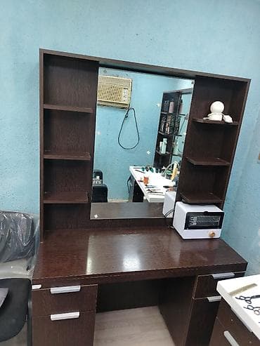 is stolu: Yeni, Saş kəsimi üçün masa, Güzgülü — 1