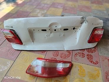 Toyota Camry arxa baqaj qapağı və arxa işıqlar dəsti Uyğunluq: -