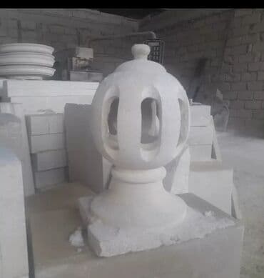 xarı bulbul: Ağ rəngli, daşdan hazırlanmış dekorativ güldan, bağlar, parklar və ya — 34