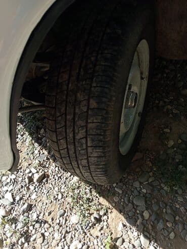 авто volkswagen: VAZ 2101, ağ rəngli sedan Xüsusiyyətlər: - Güclü və sadə mexaniki — 3