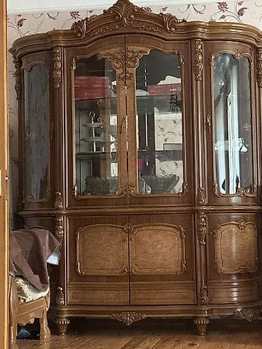 bufet: Klassik üslubda vitrin-bufet - Material: təbii ağac (qoz tonlarında) — 1
