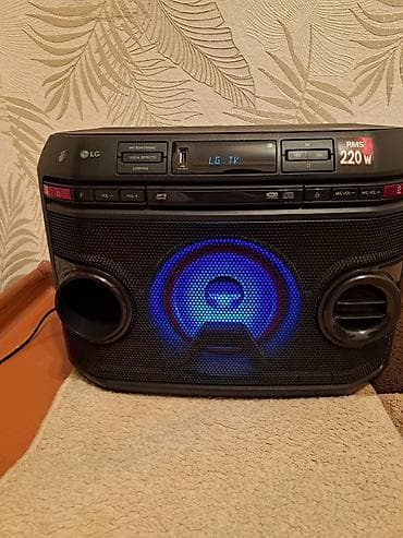 hauser televizor: LG XBOOM partnyor səs sistemi – 220W RMS güc Xüsusiyyətlər: - Güclü — 2