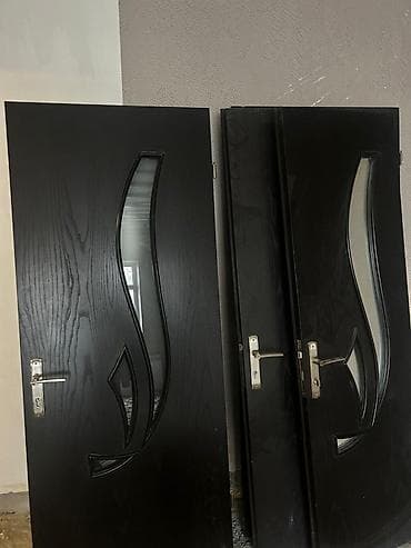 ikinci əl plastik qapi: SvncEndirim. 4 eded qapı satılır,hər biri 50 azn.Qara rəngdə — 1