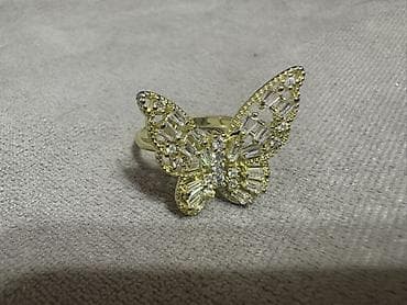 Личные вещи: Üzüklərin hər biri 5m Sep 7m Qolbaqlar 6m Sırğa 6m Aksesuarları — 7