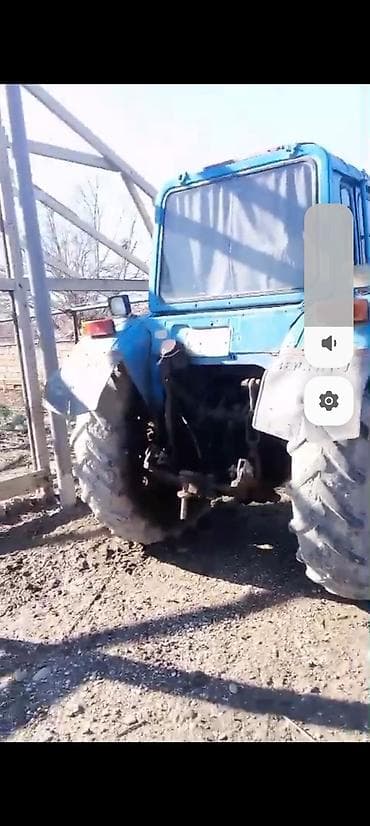 traxdir tekeri: Məhsul: Traktor + ot bağlayan pres (saman presi) qoşqu Təsvir: - Kənd — 4