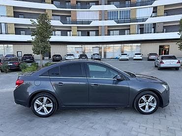 07 2012: Chevrolet Cruze: 1.4 l | 2012 il 289000 km Sedan — 7