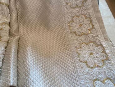 masa örtüyü: Yataq üçün Yeni Qaşlı rəng - Bej Yataq örtüyü, Ünvandan götürmə — 2