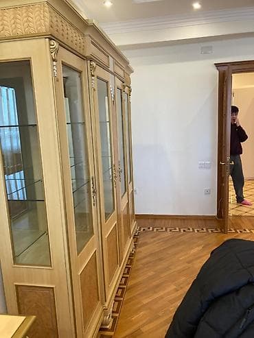 bakida 28 mayda satilan evler: Varovskidə 4/3 düzəlmə yeni tikili ela təmir əşyalı içi dolu ev ilk — 3