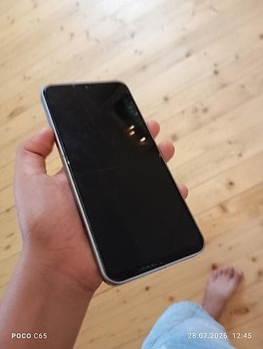 not 40 pro: Smartfon – boz/gümüş tonlu, düz kənarlı korpuslu model - Arxa panel — 3