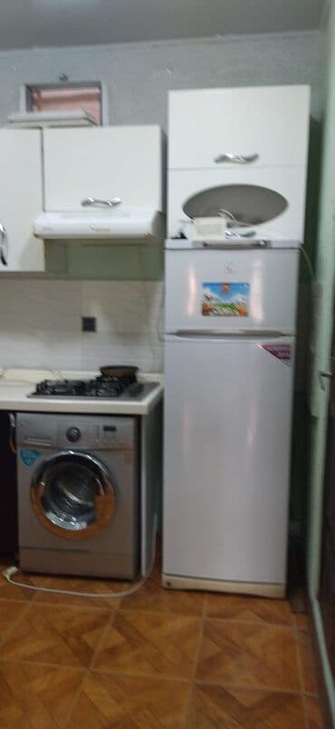 шкаф купе угловой в спальню: 3 qapılı güzgülü şkaf - Rəng: krem/bej tonları, dekorativ qızılı — 11