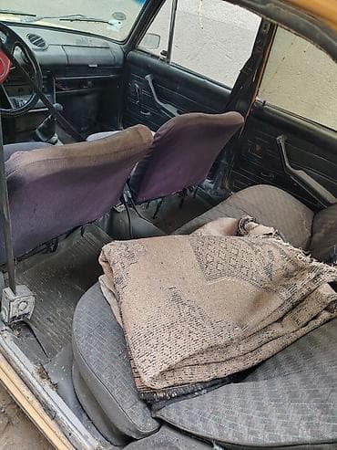 Другие автомобили: Texniki baxışı sığortası bitib sənədləri qaydasındadır üstündə niva — 3