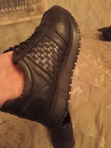 Мужская обувь: Gencede satilir Tebbi dəri krasofka cox rahat yunguldur ayaqabi super — 5